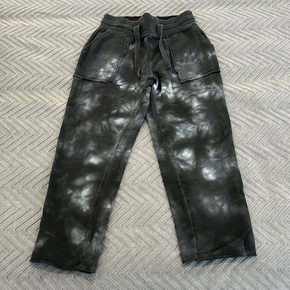 JoyLab Tie Dye Cropped Straight Leg Sweatpants - Picture 2 of 7